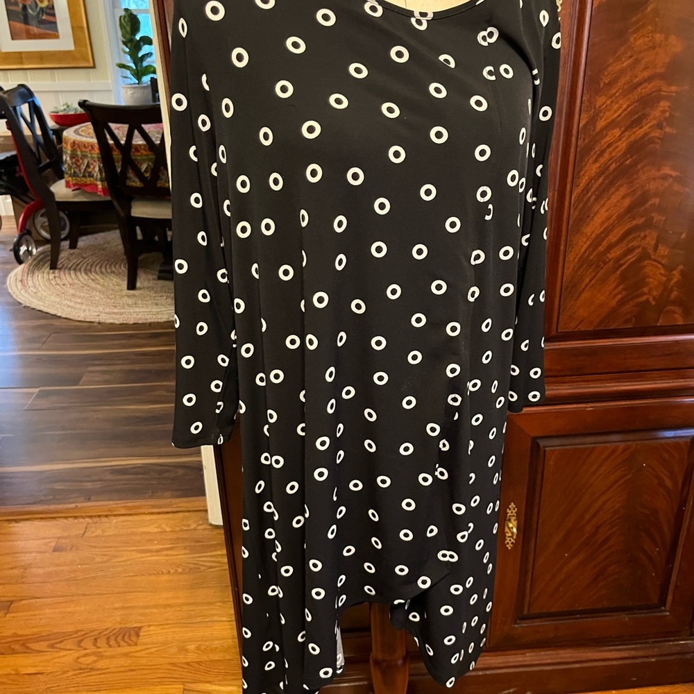 Cute Little Hi-low dress that would work in most any setting or season!